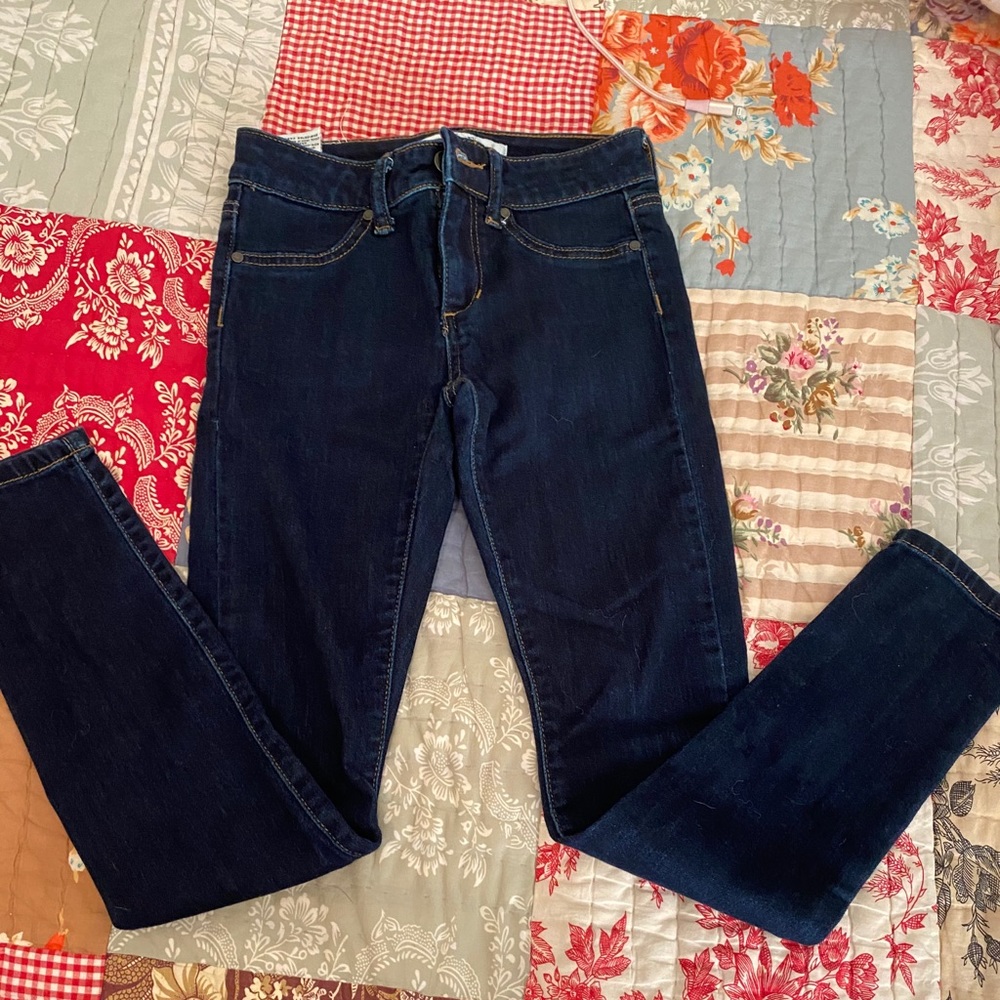Cute and comfy dark blue jeans!!!